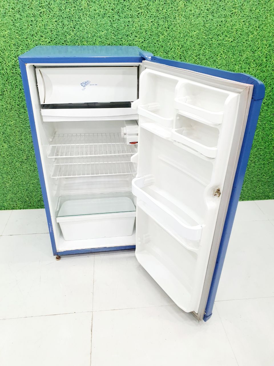 Whirlpool 190L Direct Cool Single Door Refrigerator – Sapphire Blue (Refurbished)