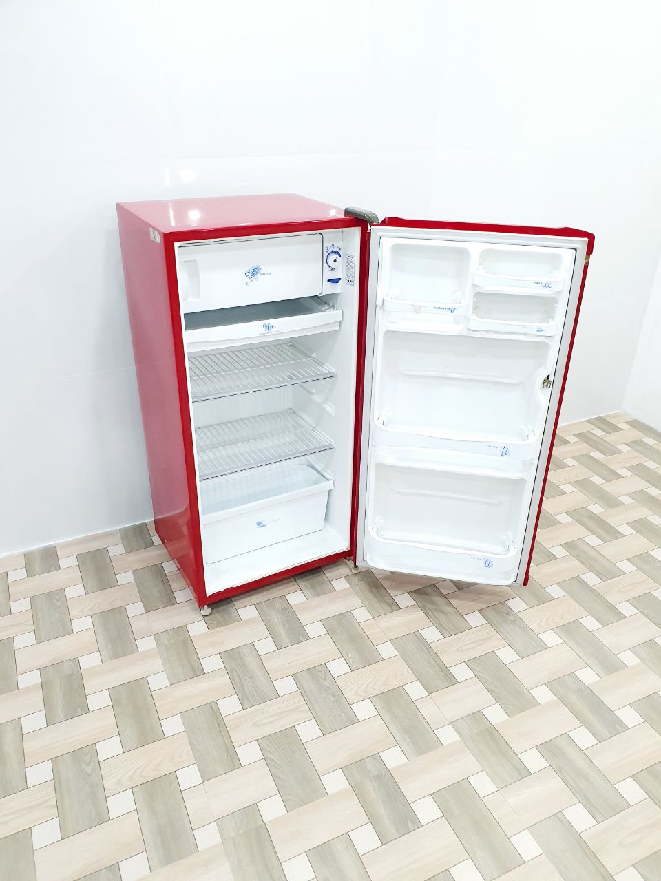 Whirlpool 190L Single Door Refrigerator – Red (Refurbished)