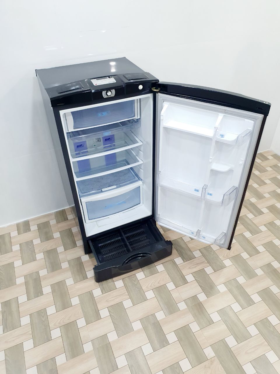 Godrej 190L Direct Cool Single Door Refrigerator –(Refurbished)