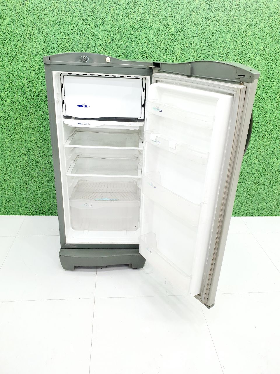 Godrej 190–200 L Single Door Refrigerator – Silver Finish (Refurbished)