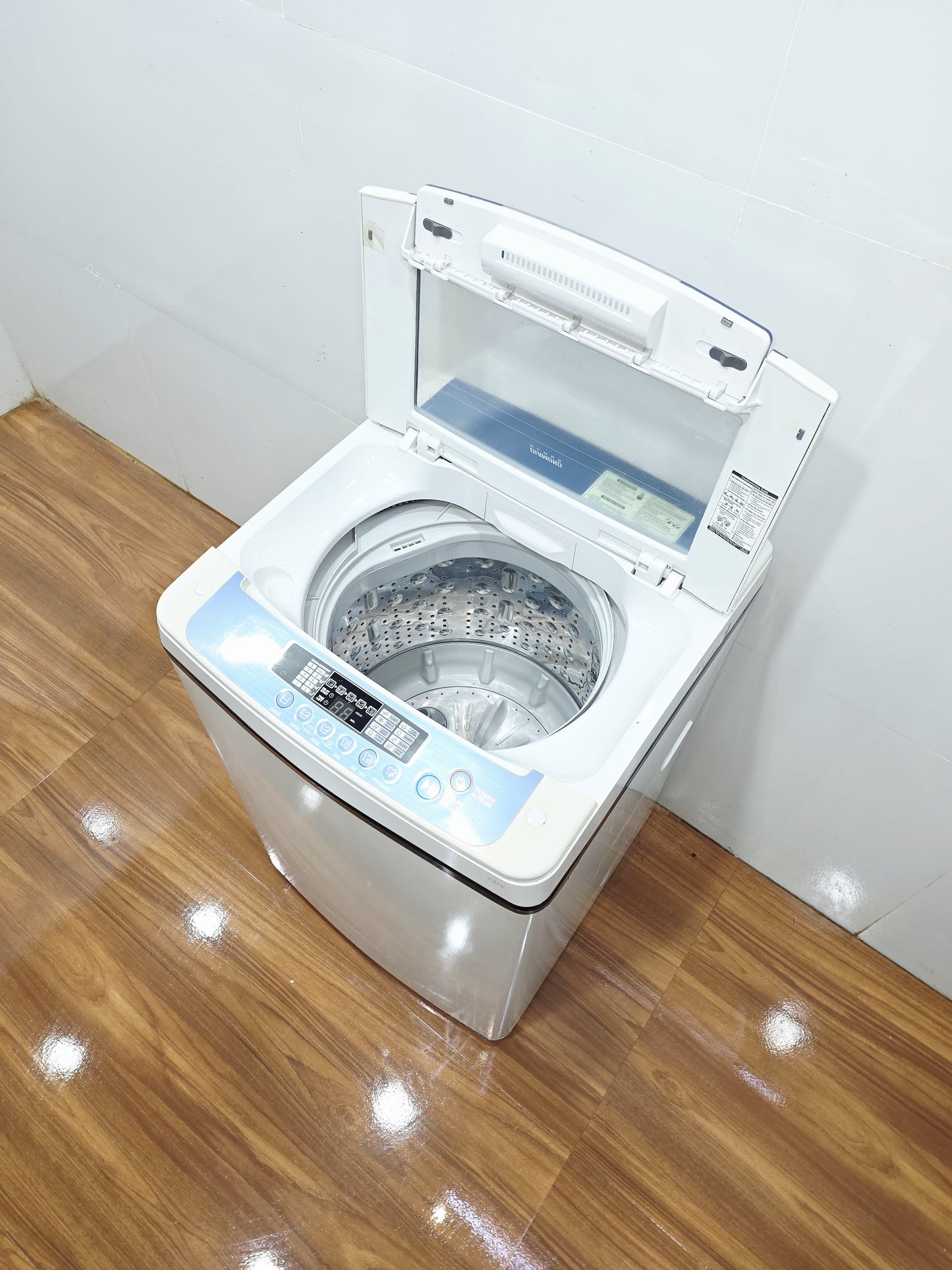 LG 6.2kg Top Load Washing Machine (Refurbished)