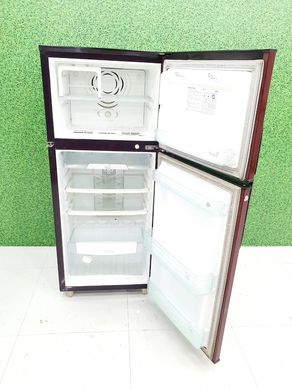 Godrej 250–275 L Double Door Refrigerator – Floral Maroon Design (Refurbished)