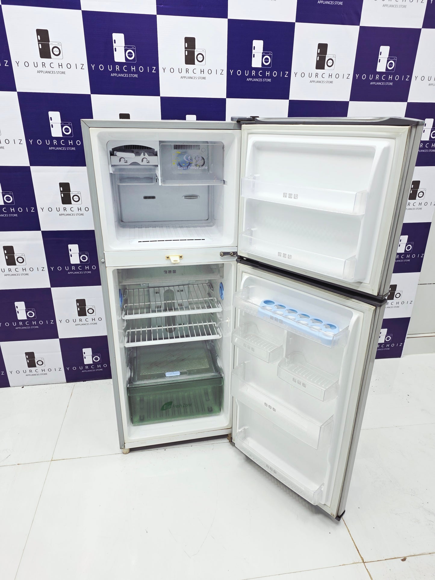 Samsung 240L Double Door Refrigerator Frost Free (Pre-Owned)