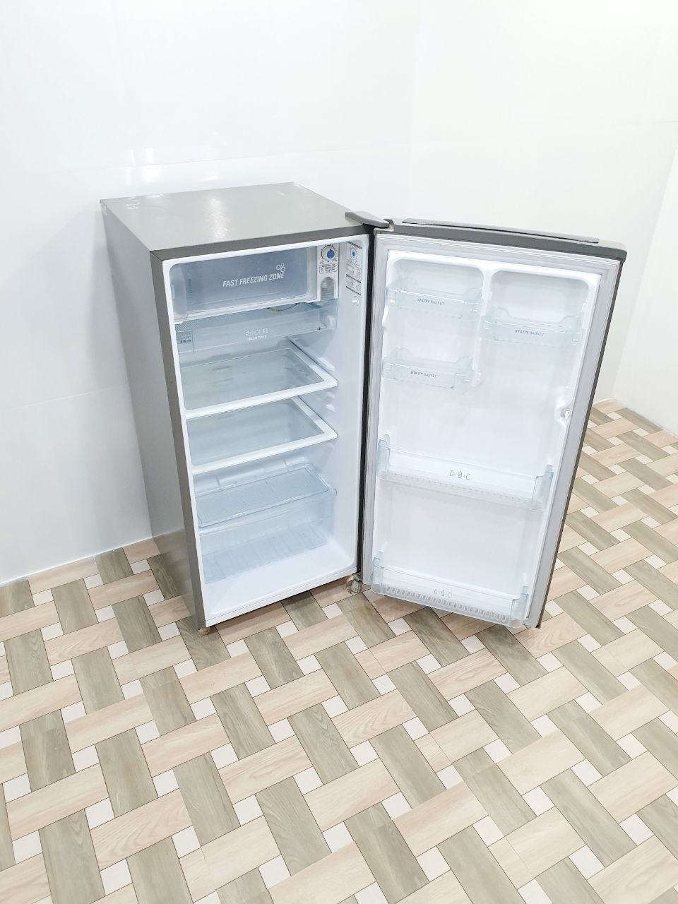 LG 190L Single Door Refrigerator – Silver (Refurbished)