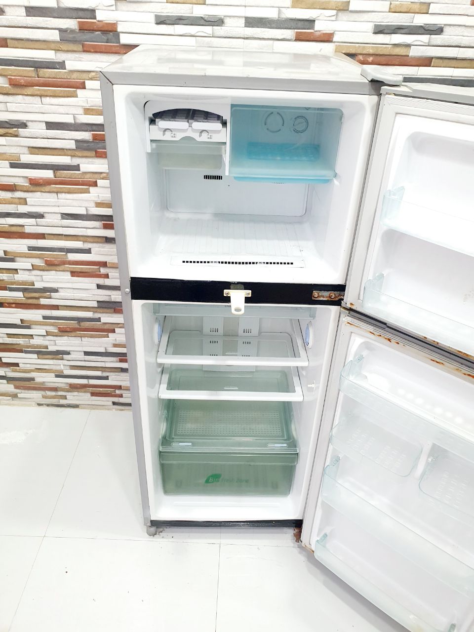 Samsung 250L Double Door Frost-Free Refrigerator (Refurbished)