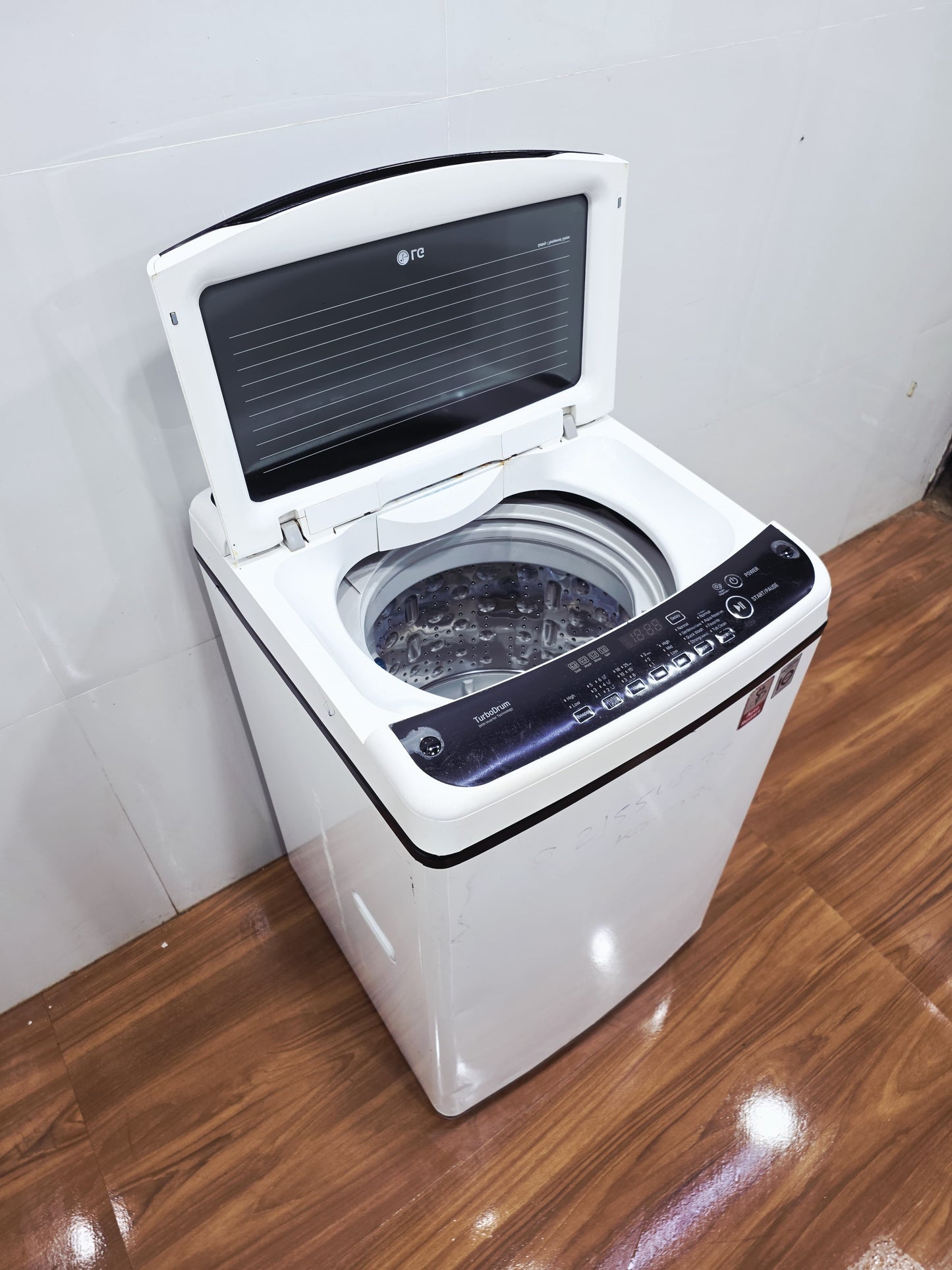 LG 6.2kg Top Load Fully Automatic Washing Machine Smart Inverter (Pre-Owned)