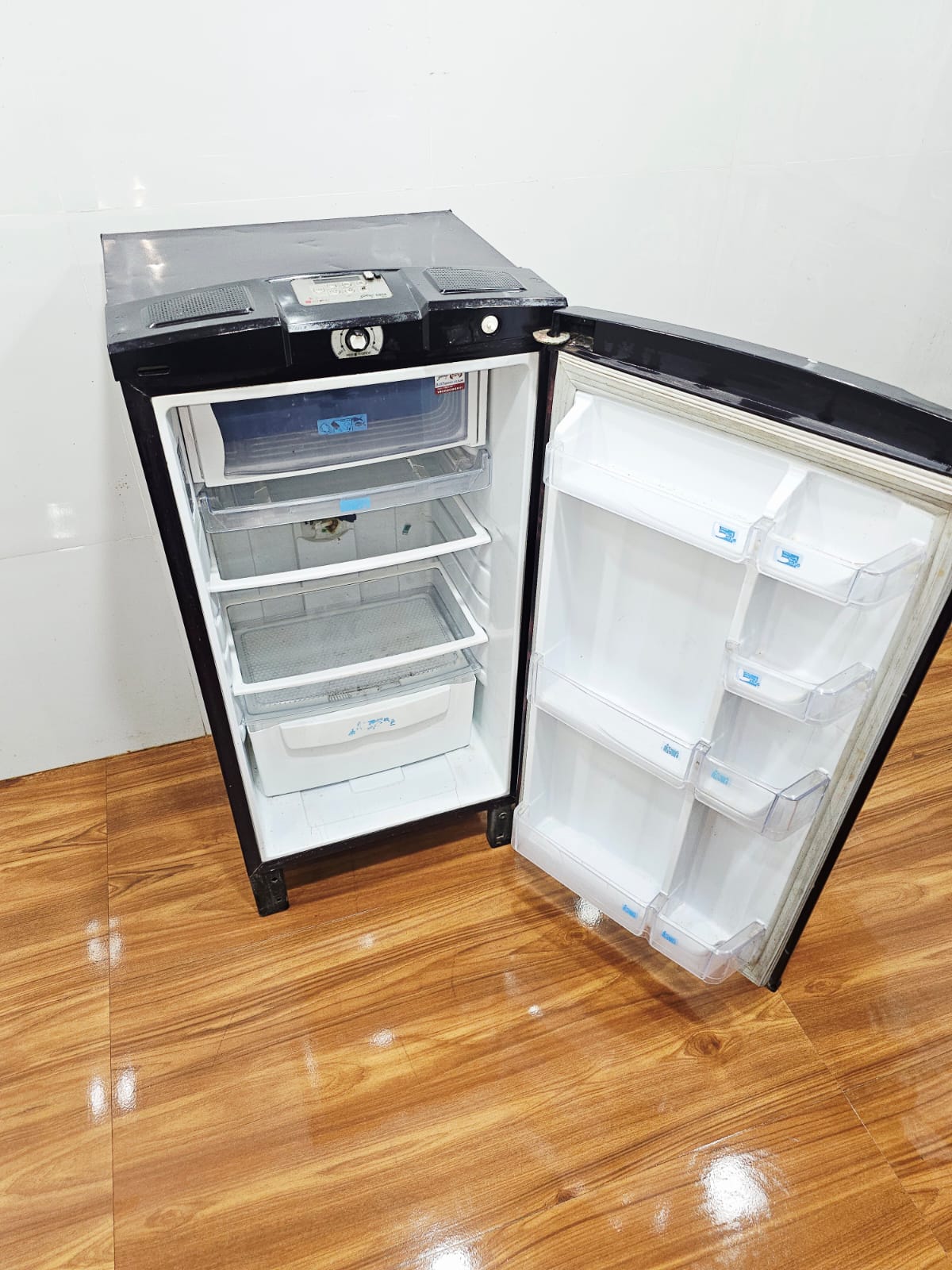 Godrej 185 L Single Door Refrigerator – Maroon Floral (Refurbished)