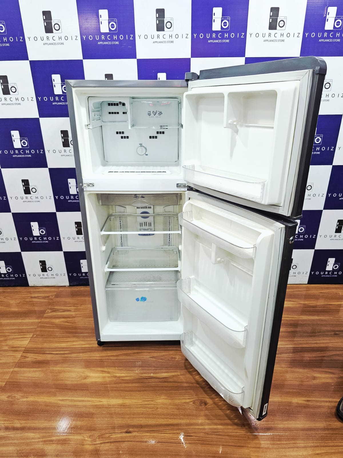 Whirlpool 230L Double Door Refrigerator (Pre-Owned)