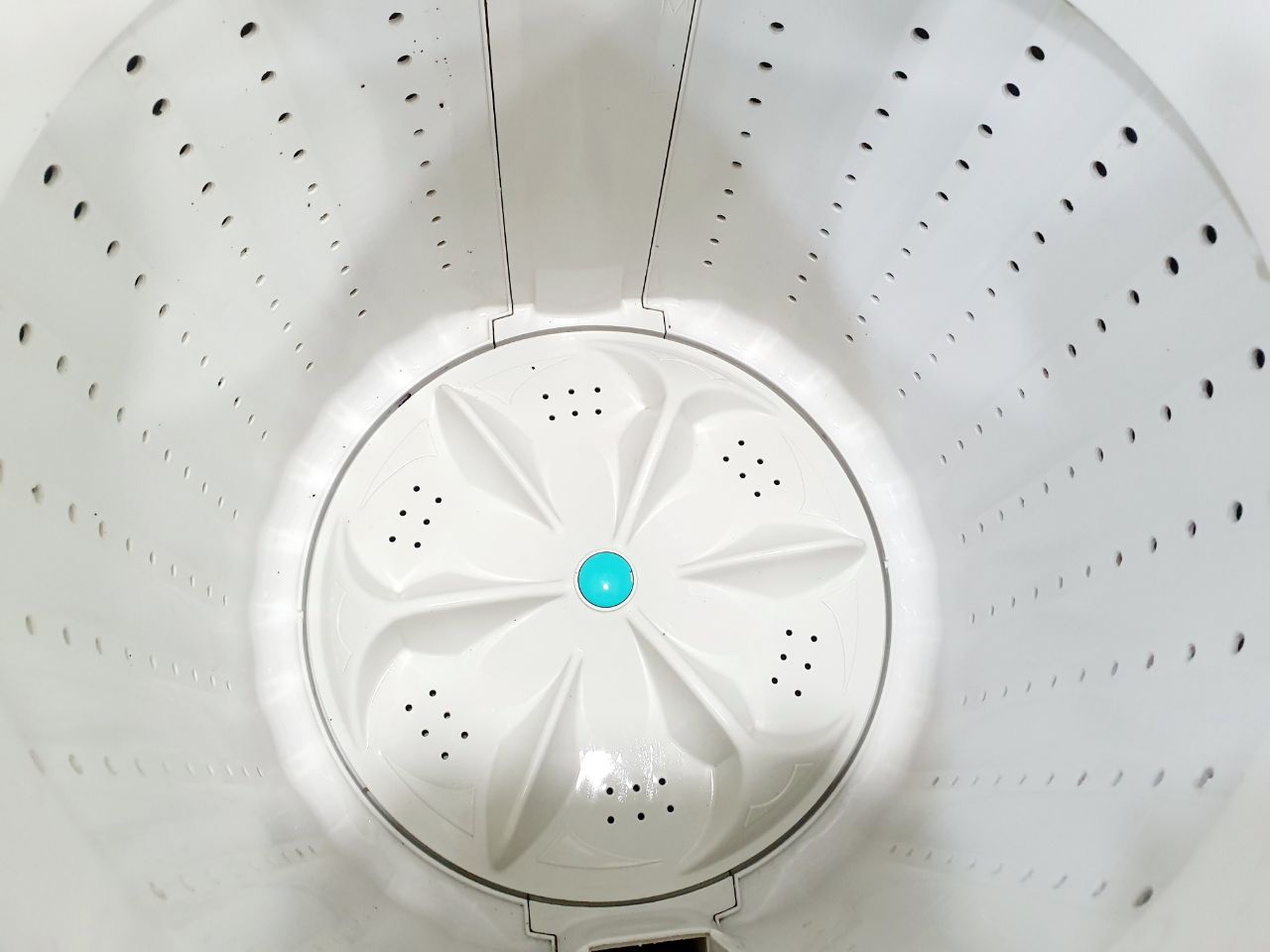 Samsung 6.2 Kg Fully Automatic Top Load Washing Machine – White (Refurbished)