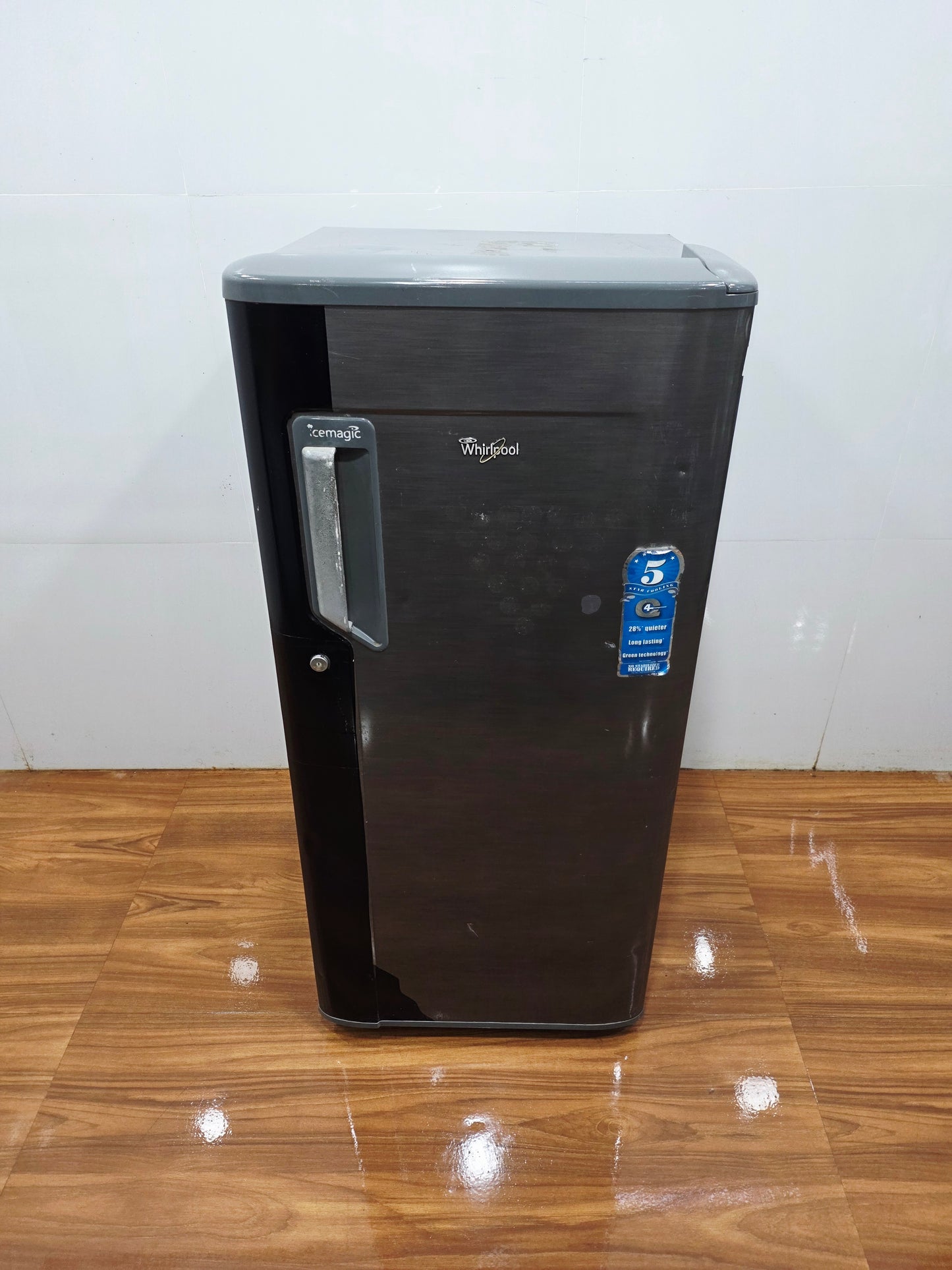 Whirlpool 190L Single Door Refrigerator Direct Cool (Pre-Owned)