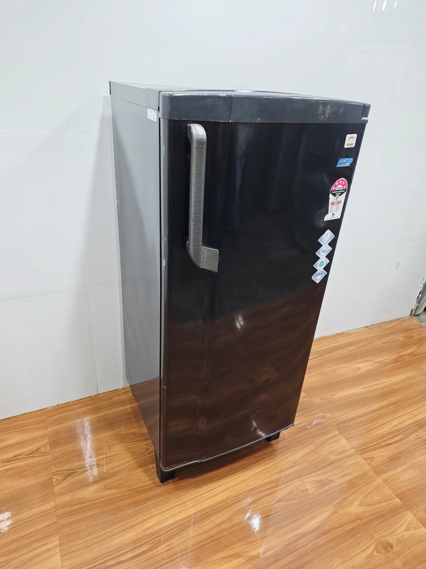 Godrej 221L Single Door Refrigerator – Black (Refurbished)