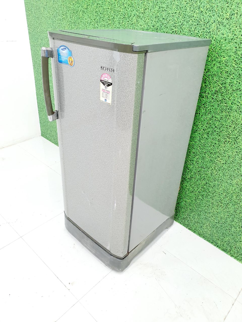 Samsung 190L Single Door Refrigerator – Patterned Silver Finish (Refurbished)