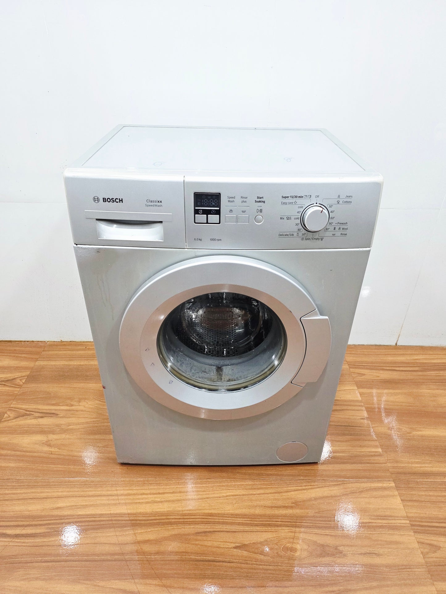 Bosch 6 Kg Fully Automatic Front Load Washing Machine – Silver (Refurbished)