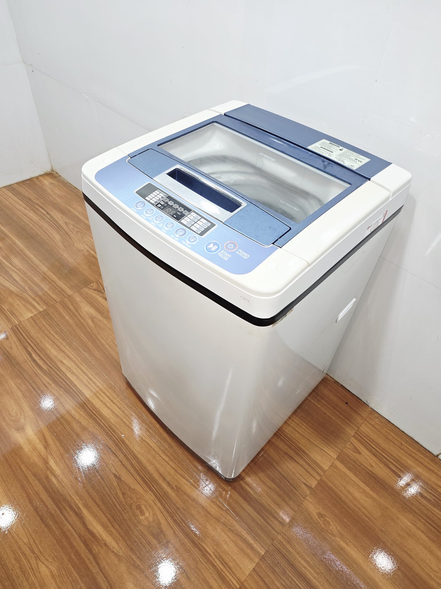LG 6.2kg Top Load Washing Machine (Refurbished)