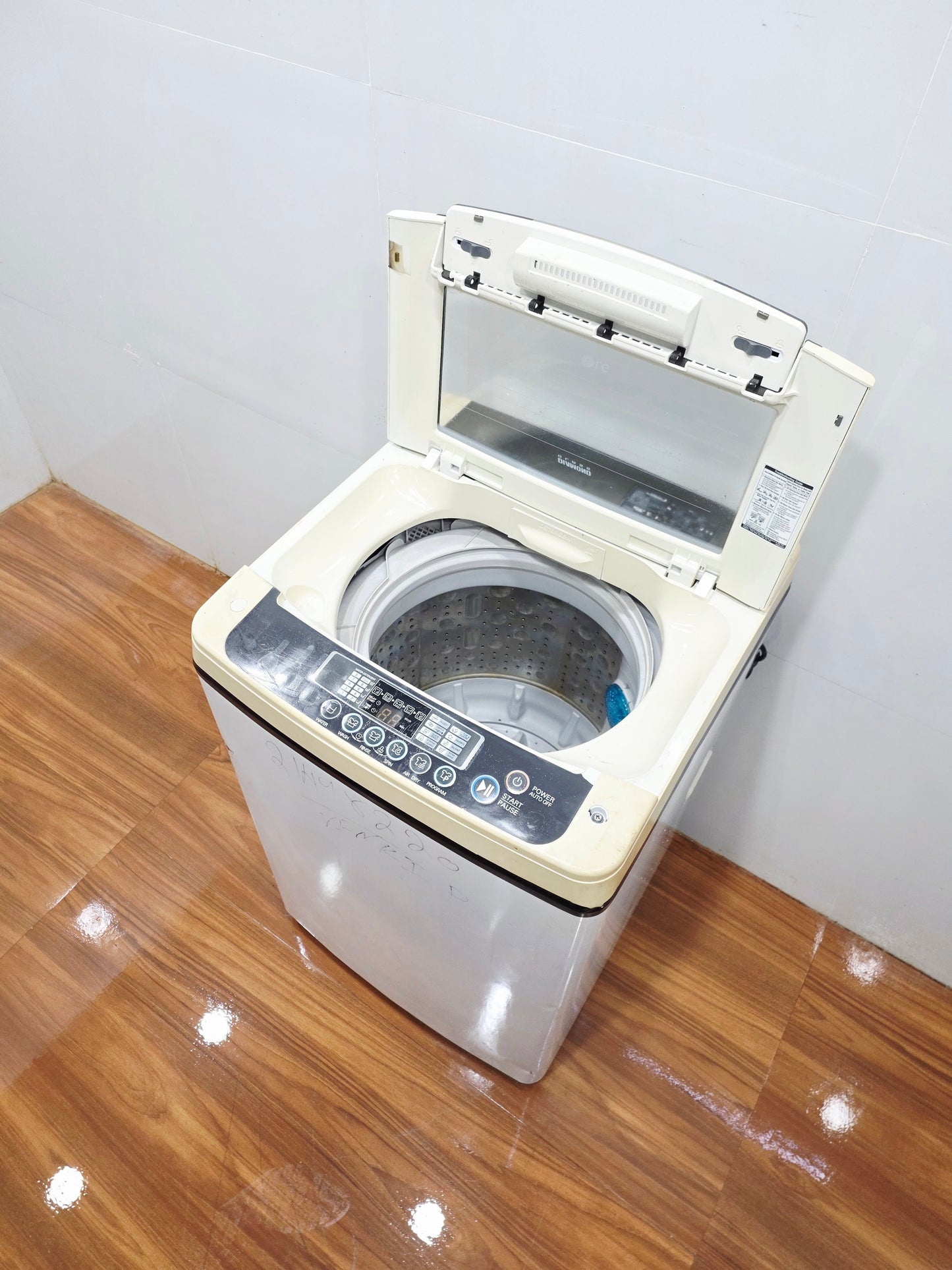 LG 6.2kg Top Load Fully Automatic Washing Machine (Pre-Owned)