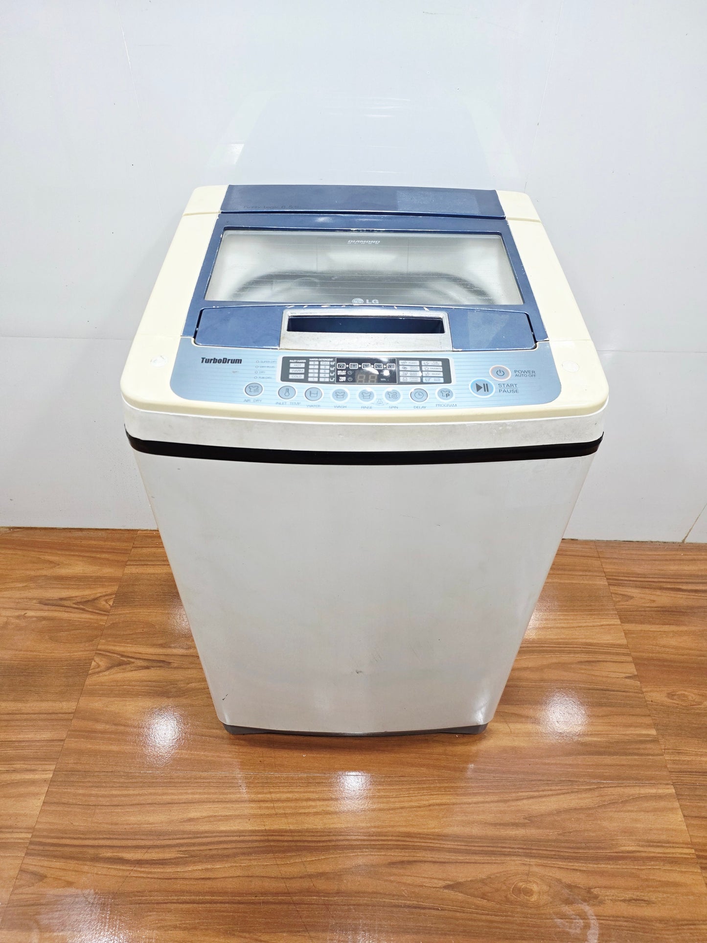 LG 6.5 Kg Fully Automatic Top Load Washing Machine – White (Refurbished)