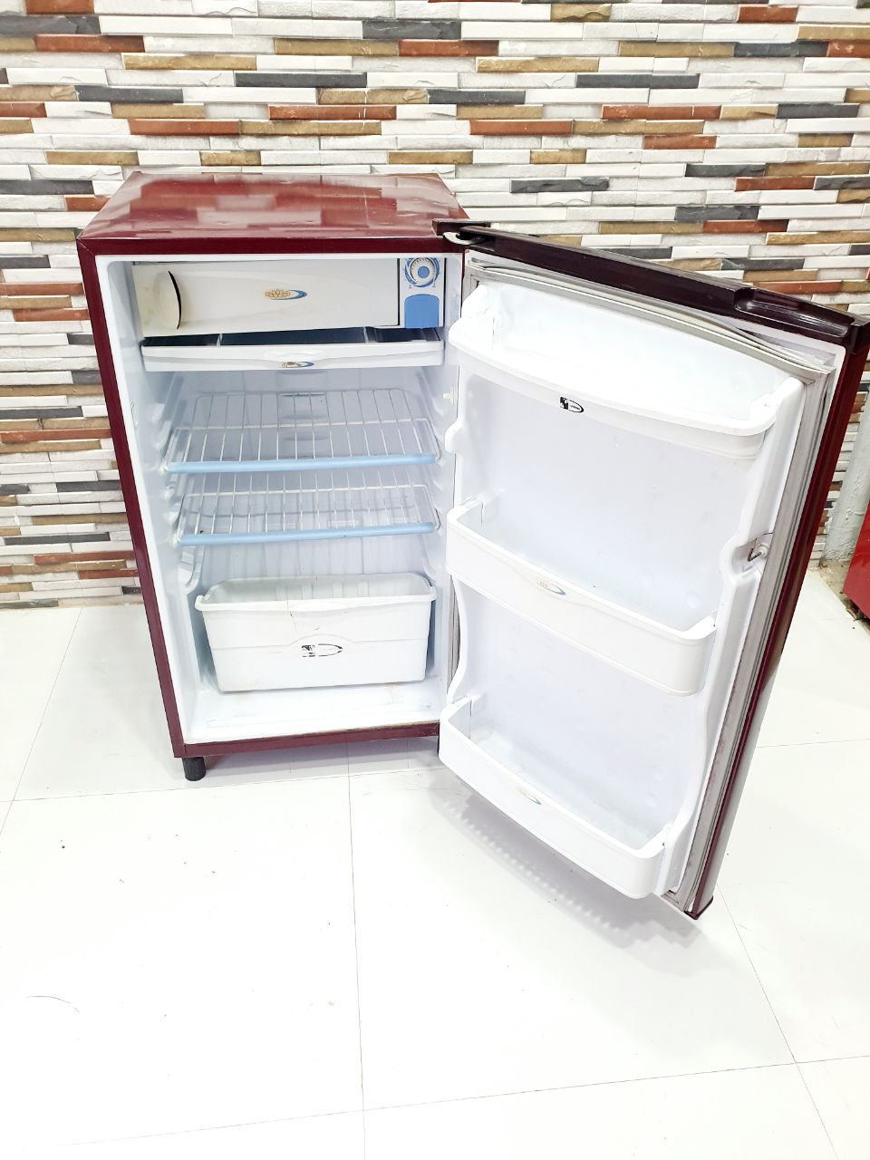 Sansui 170L Direct Cool Single Door Refrigerator – Maroon (Refurbished)