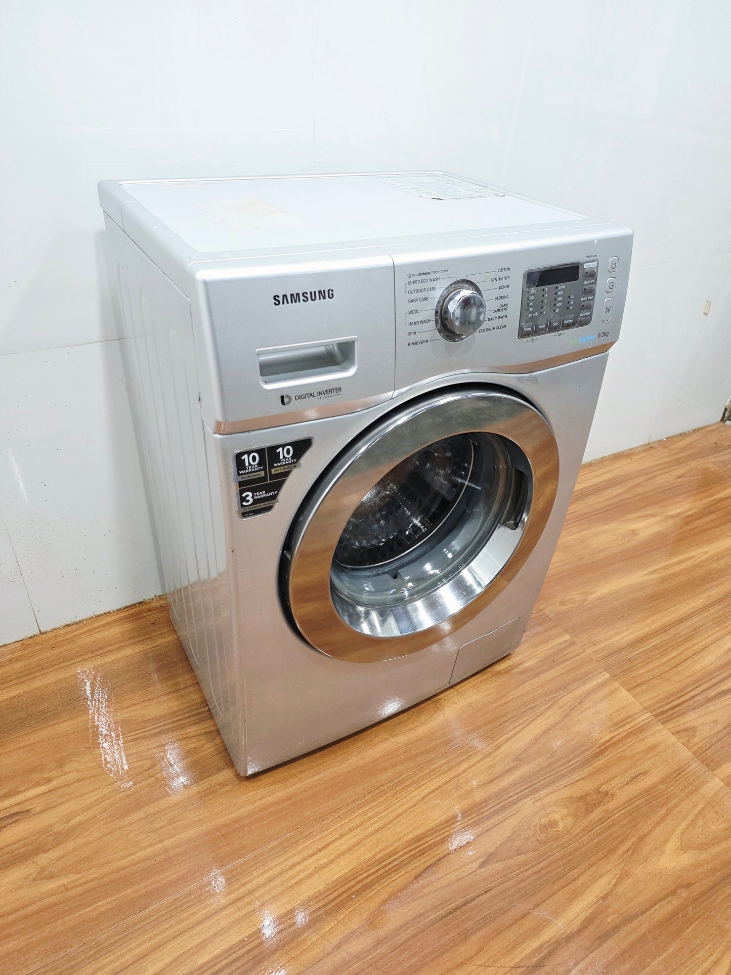 Samsung 6 Kg Fully Automatic Front Load Washing Machine – Silver (Refurbished)