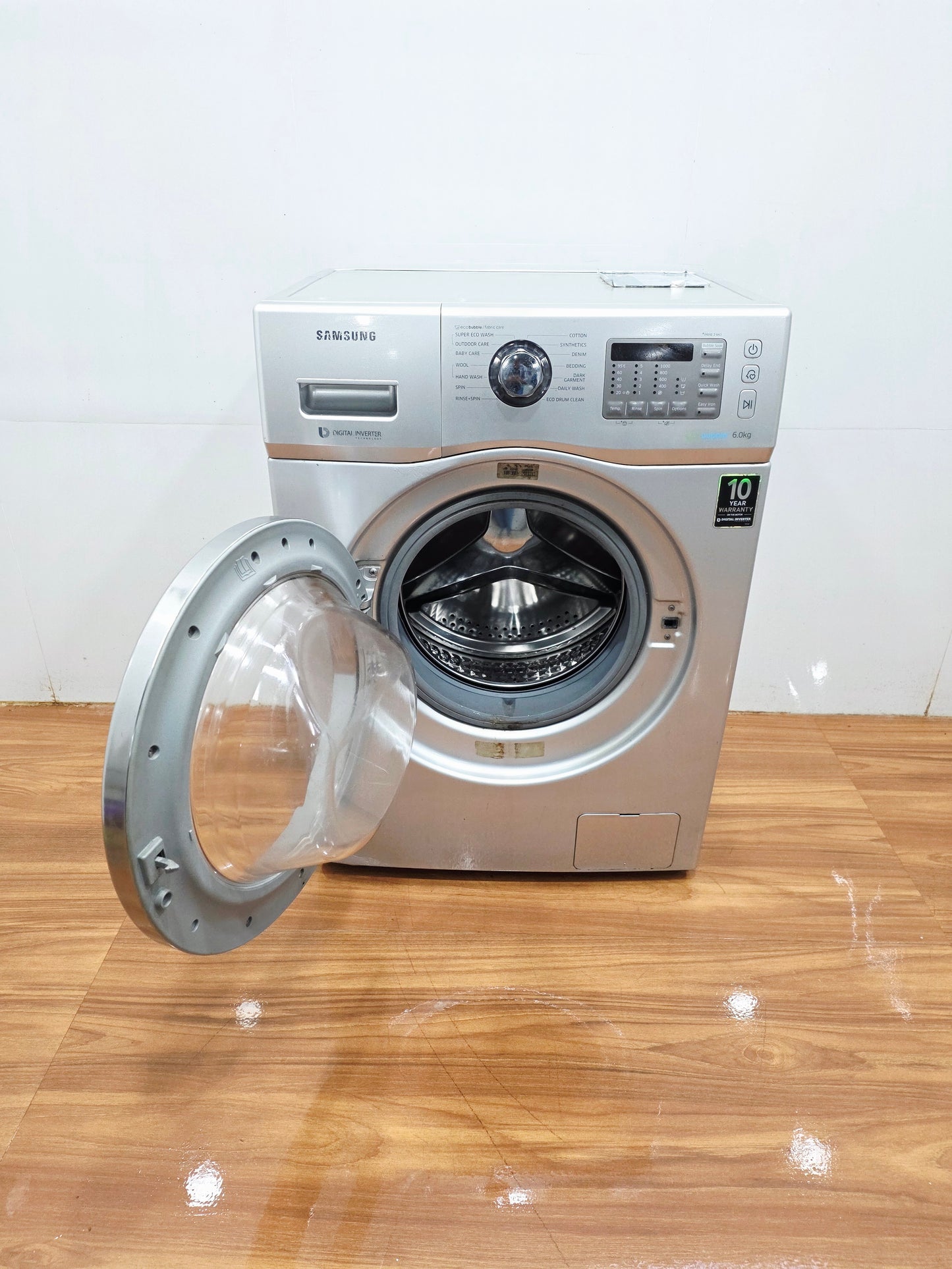 Samsung 6 Kg Fully Automatic Front Load Washing Machine – Silver (Refurbished)