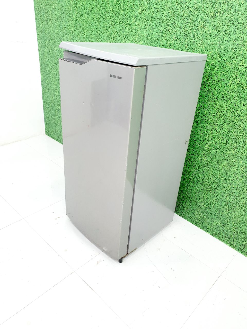 Samsung 190–200 L Single Door Refrigerator – Grey Finish (Refurbished)