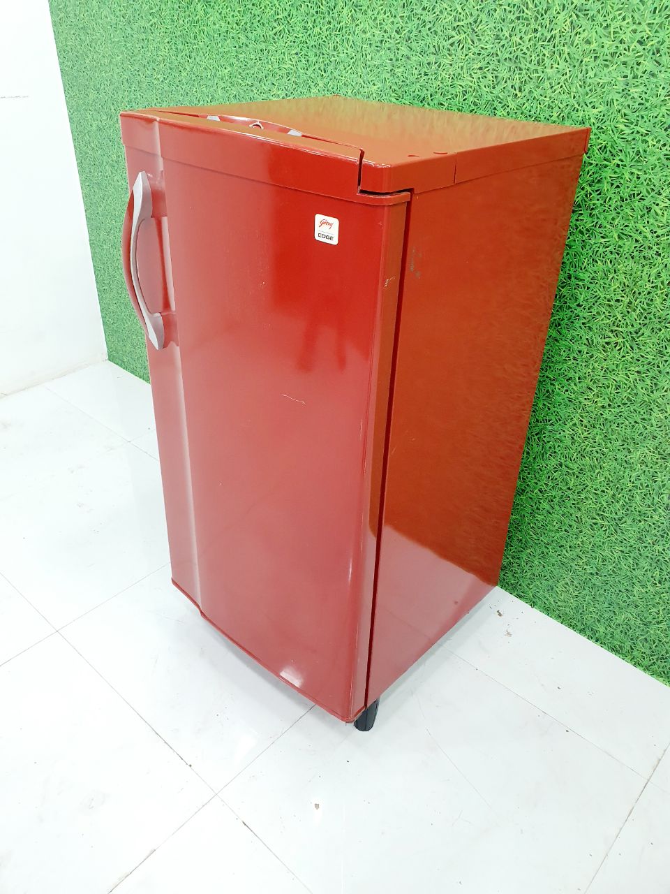 Godrej 190L Single Door Refrigerator – Red Finish (Refurbished)