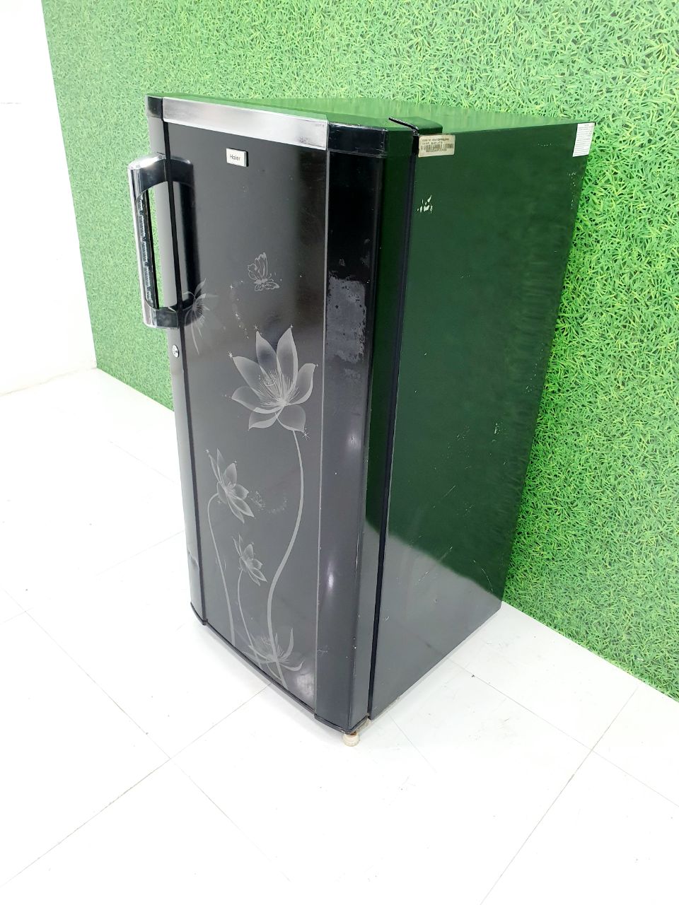 Haier 190L Direct Cool Single Door Refrigerator – Floral Black (Refurbish
