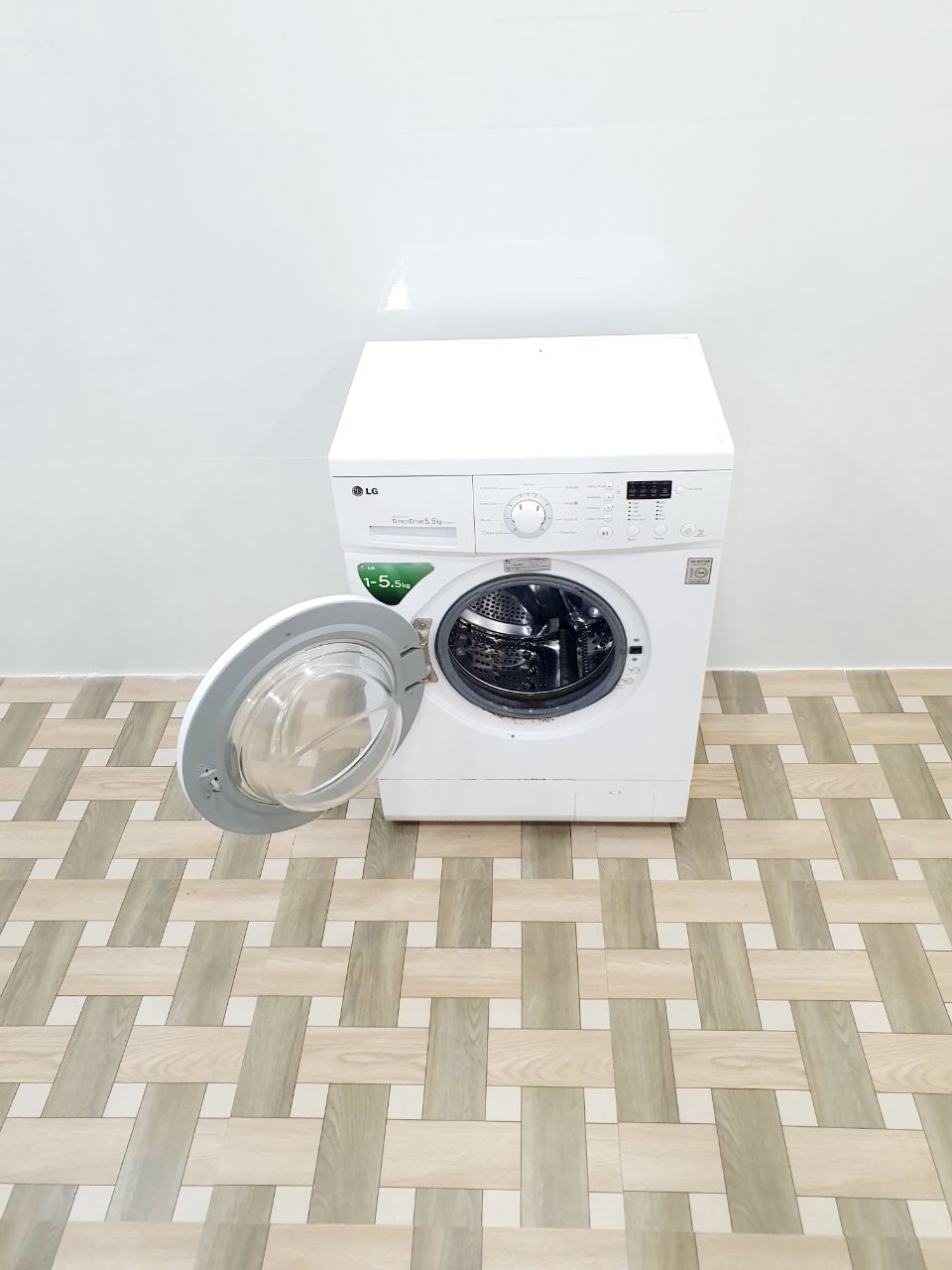 LG 5.5 Kg Fully Automatic Front Load Washing Machine – White (Refurbished)