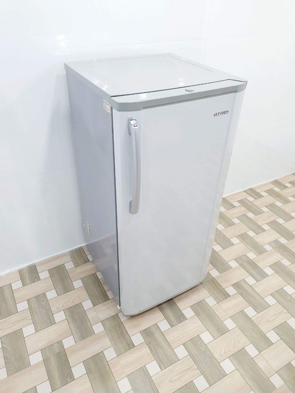 Samsung 192L Single Door Refrigerator – White (Refurbished)