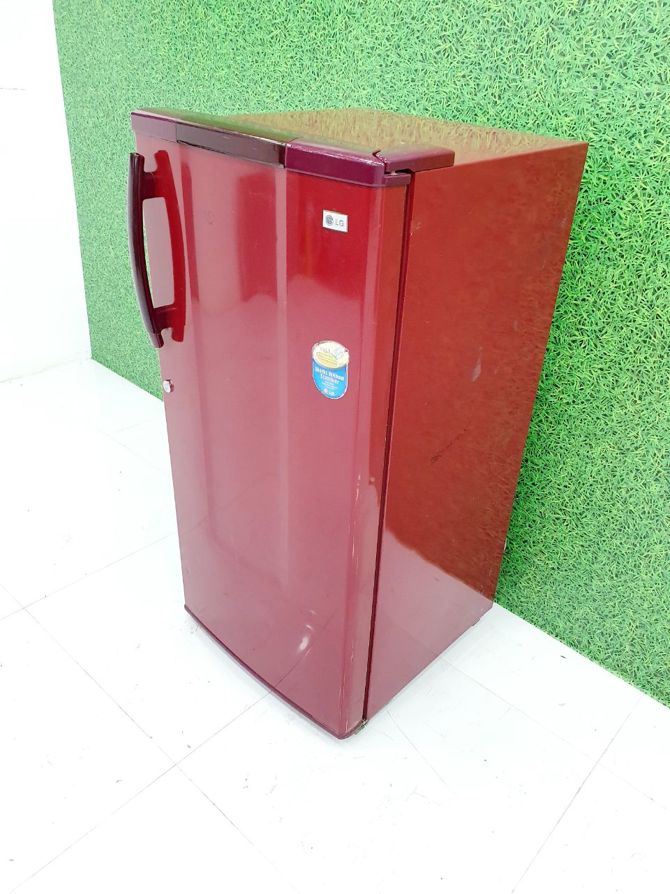 LG 190–200 L Single Door Refrigerator – Red Finish (Refurbished)