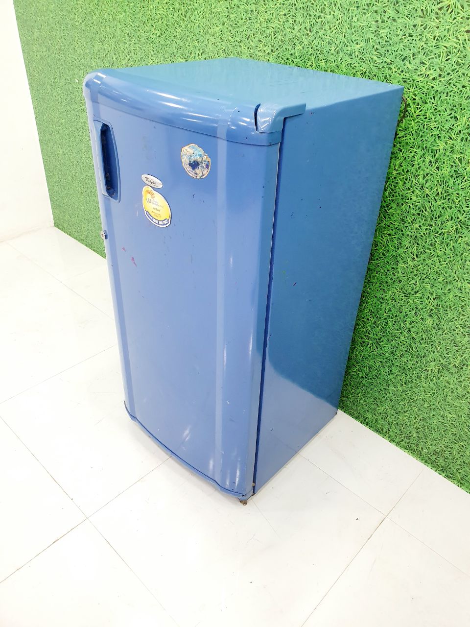 Whirlpool 190L Direct Cool Single Door Refrigerator – Sapphire Blue (Refurbished)