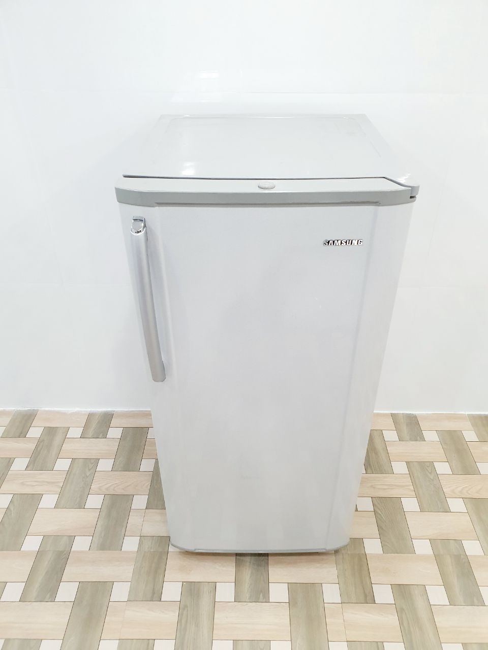 Samsung 192L Single Door Refrigerator – White (Refurbished)