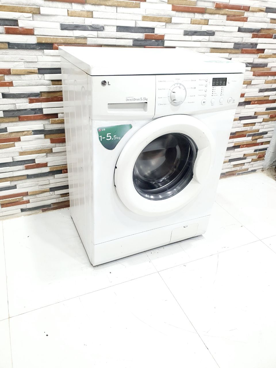 LG 5.5 Kg Fully Automatic Front Load Washing Machine – White (Refurbished)