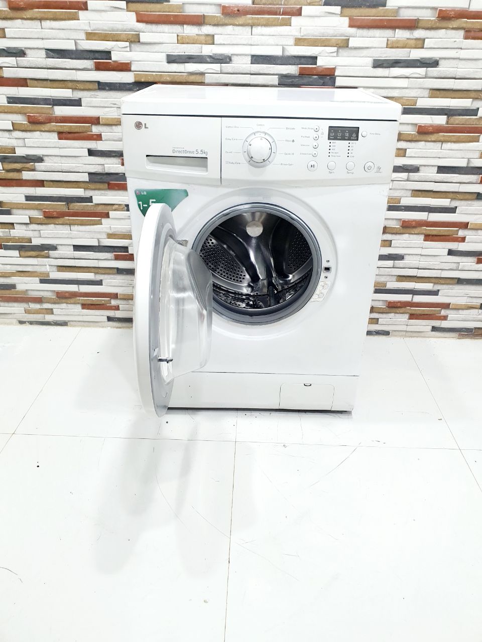 LG 5.5 Kg Fully Automatic Front Load Washing Machine – White (Refurbished)