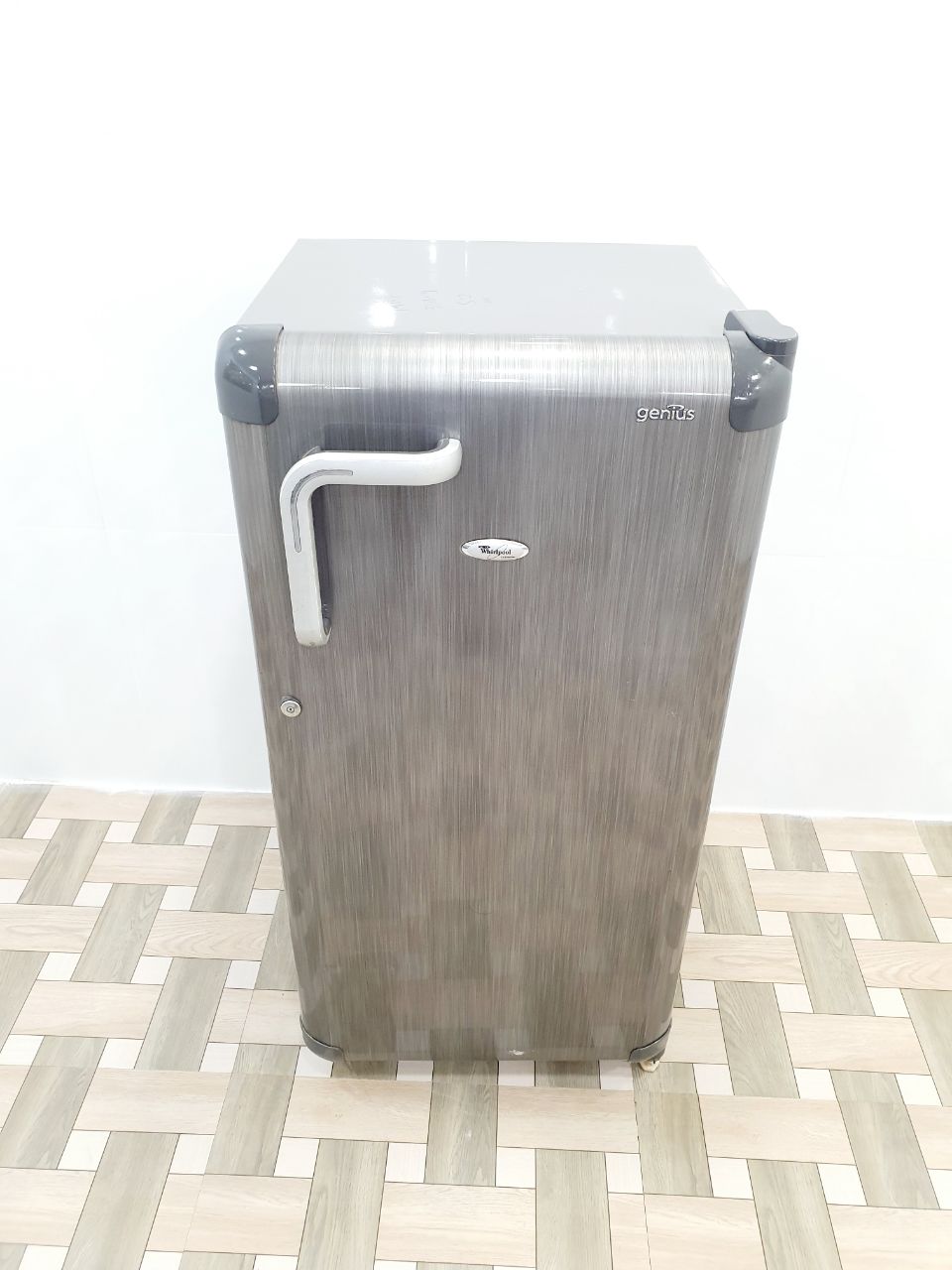 Whirlpool 190L Single Door Refrigerator – Grey (Refurbished)