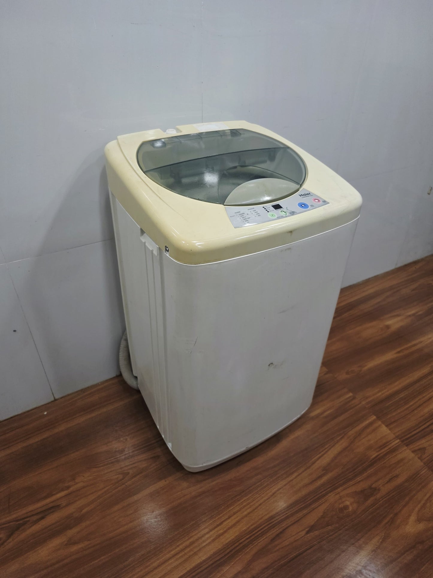 Haier 6kg Top Load Fully Automatic Washing Machine (Pre-Owned)