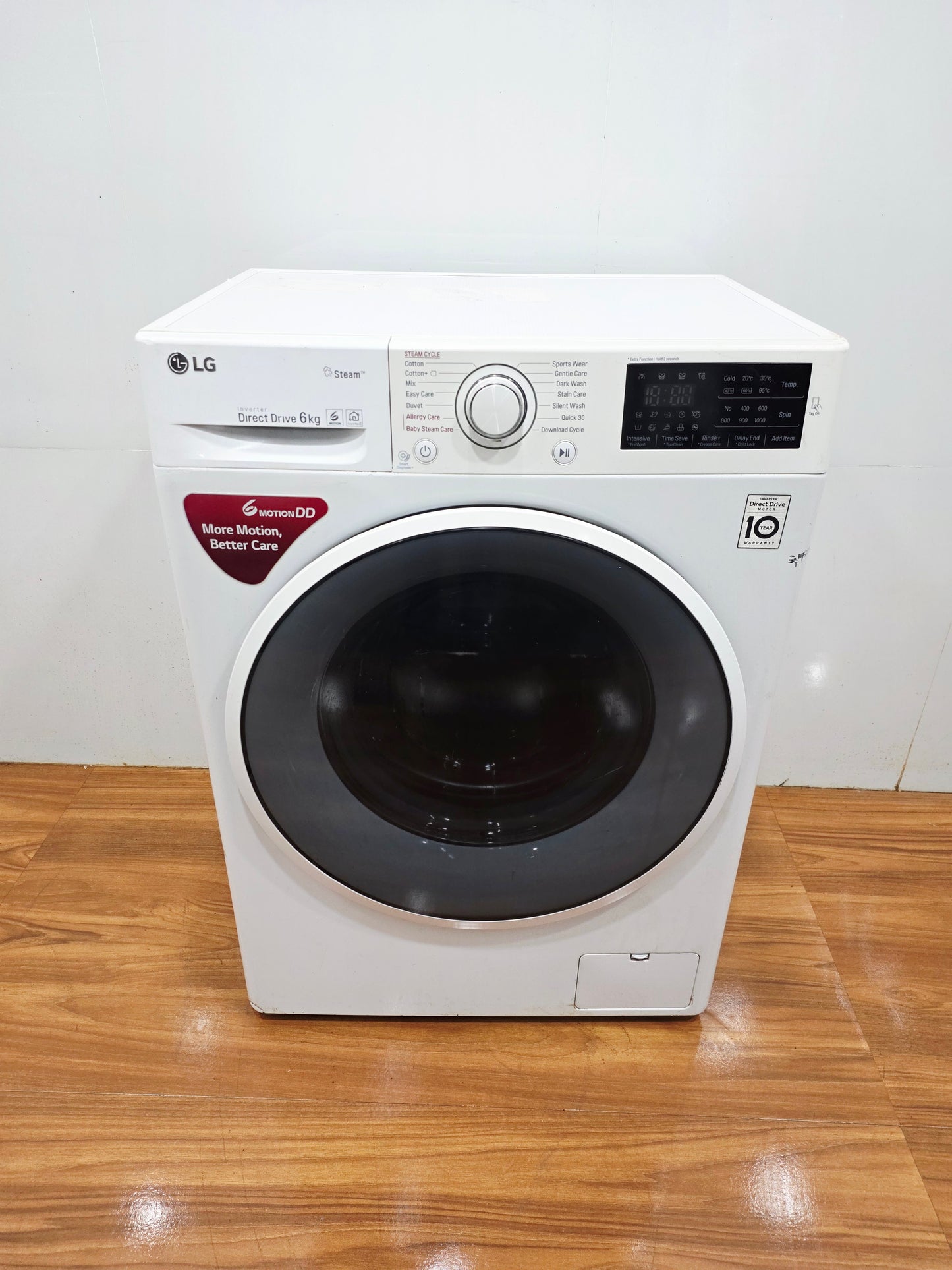 LG 6 Kg Fully Automatic Front Load Washing Machine – White (Refurbished)
