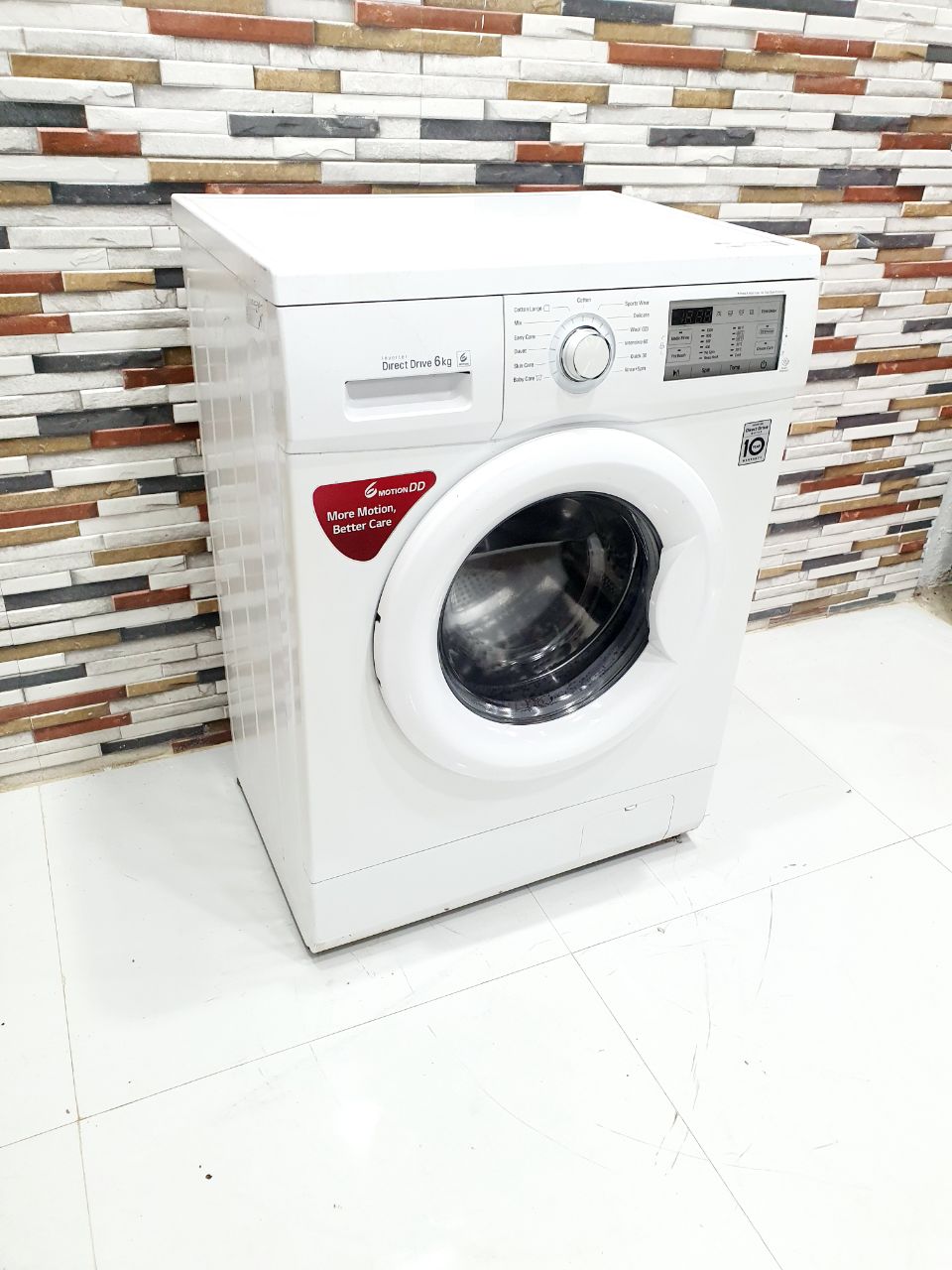 LG 6 Kg Fully Automatic Front Load Washing Machine – White (Refurbished)