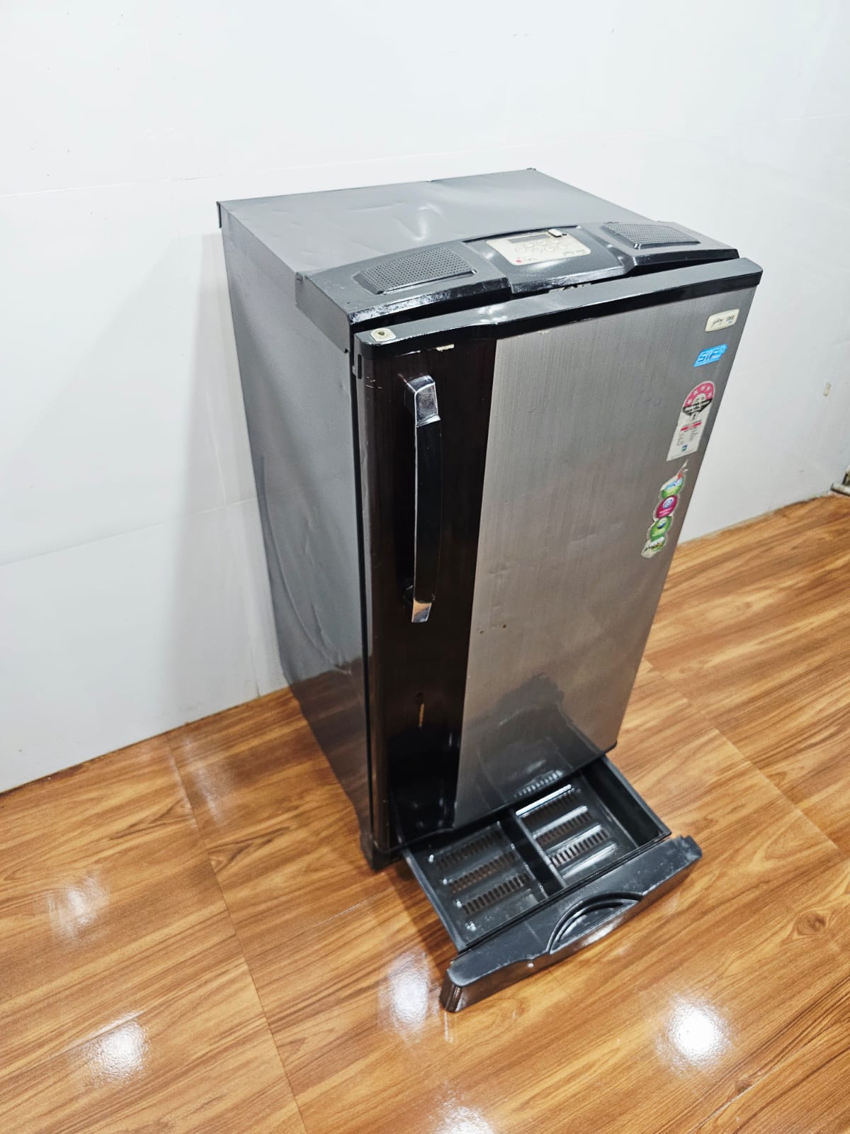Godrej 183 L Single Door Refrigerator – Silver (Refurbished)