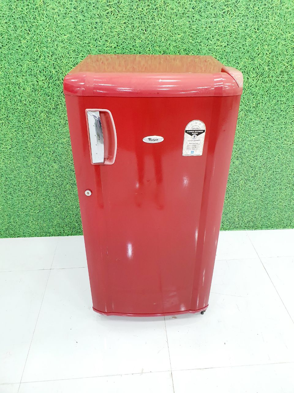 Whirlpool 190–200 L Single Door Refrigerator – Red Finish (Refurbished)