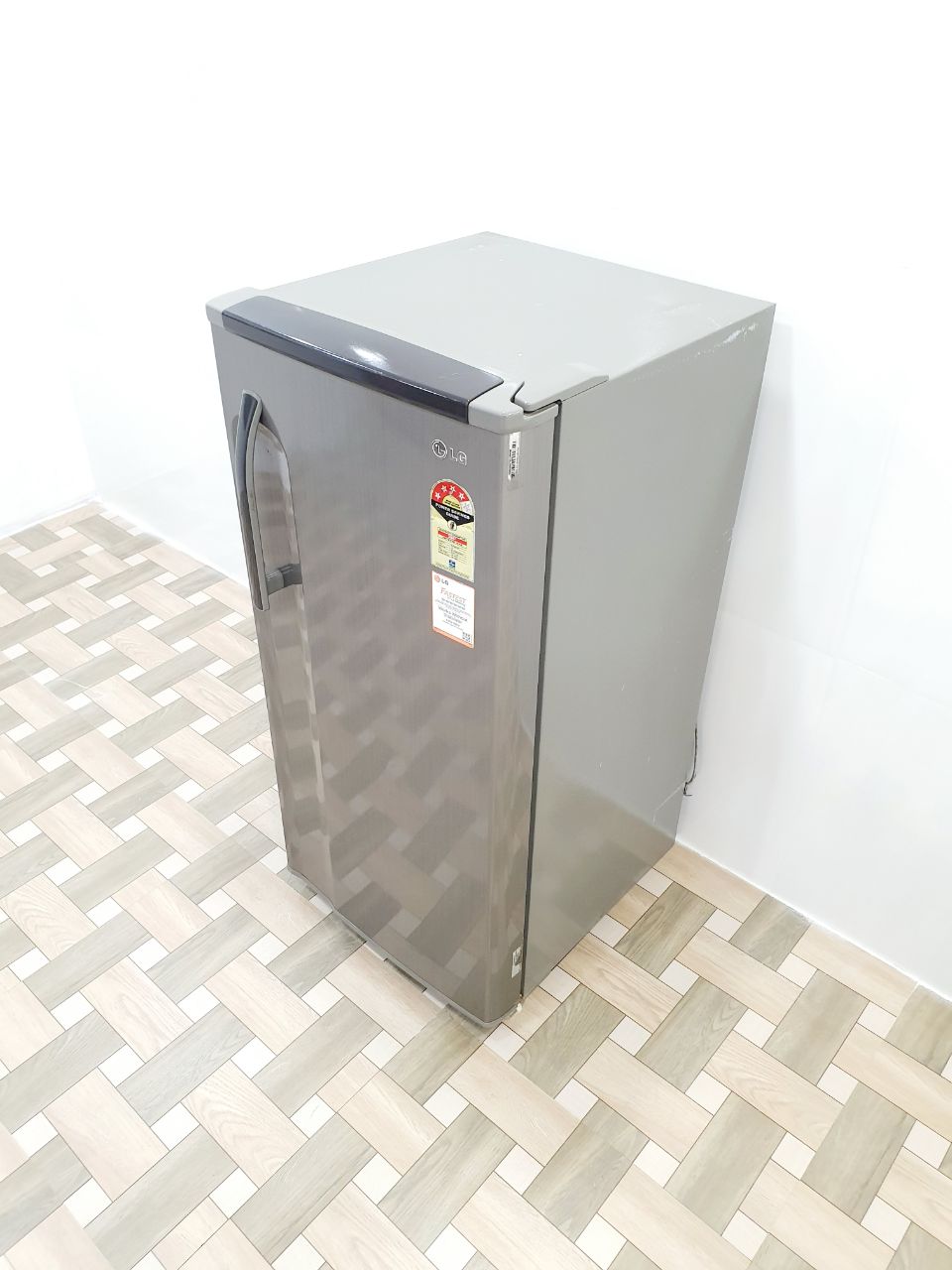 LG 190L Single Door Refrigerator – Silver (Refurbished)