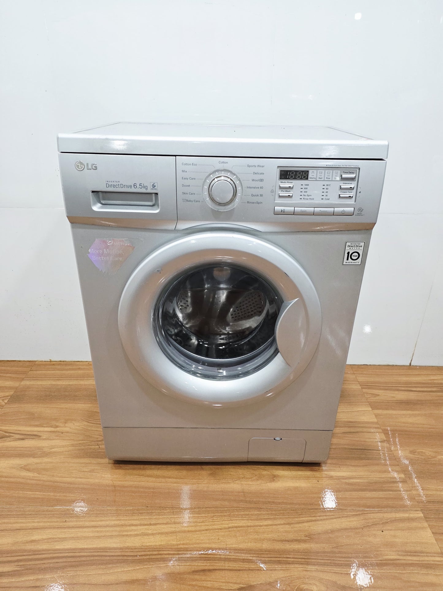 LG 6.5kg Front Load Washing Machine – Direct Drive (Refurbished)