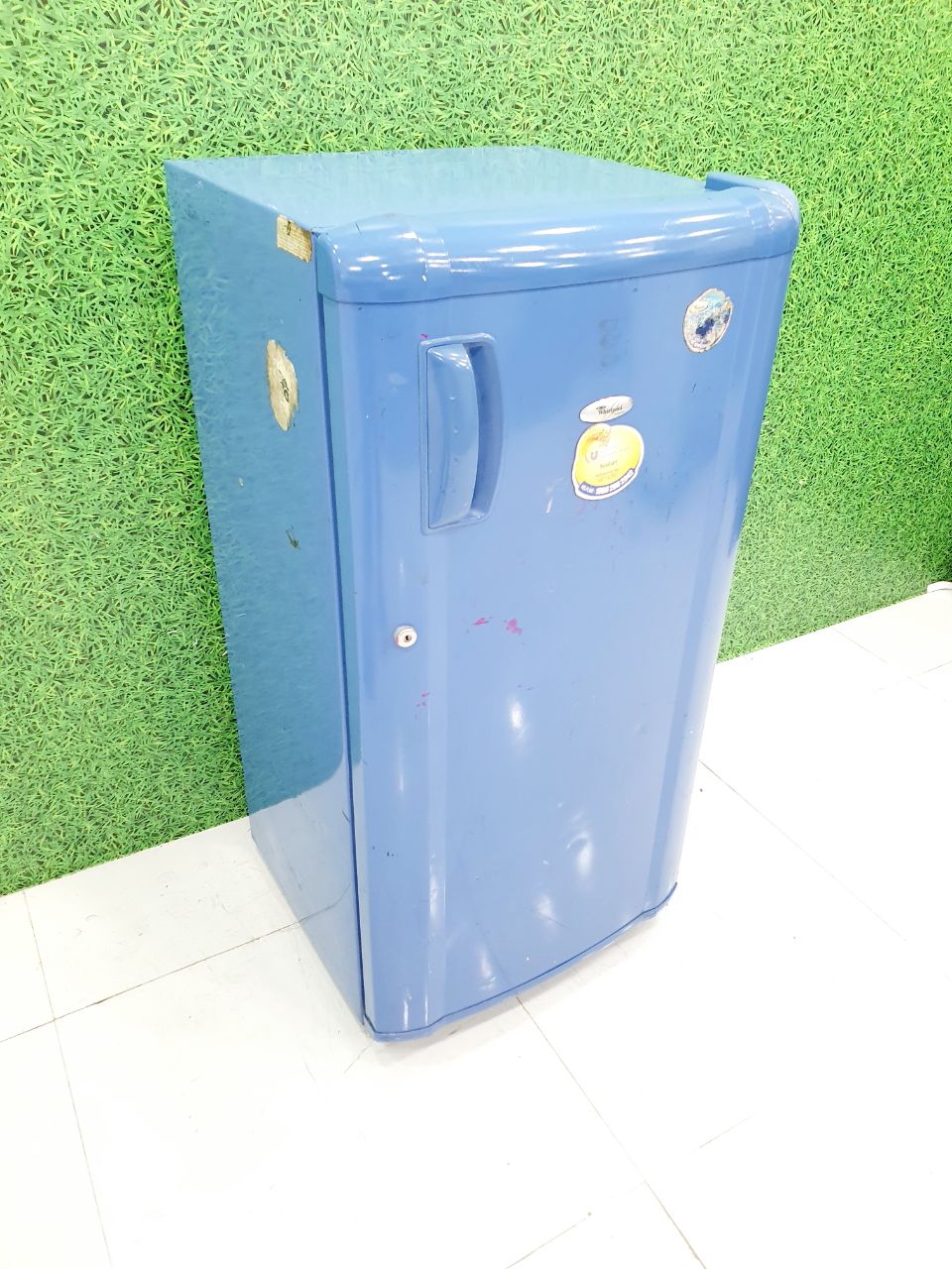 Whirlpool 190L Direct Cool Single Door Refrigerator – Sapphire Blue (Refurbished)