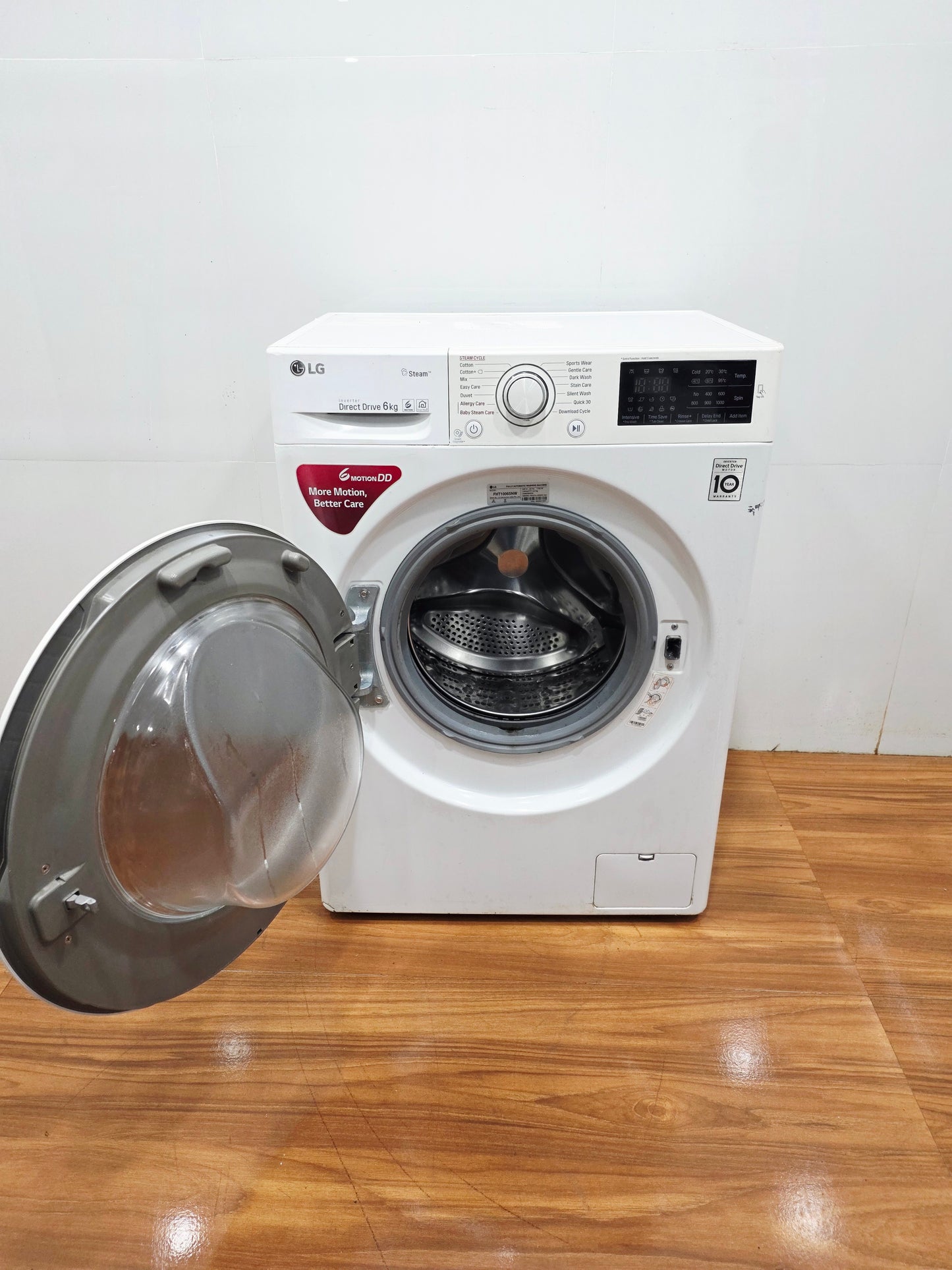 LG 6 Kg Fully Automatic Front Load Washing Machine – White (Refurbished)