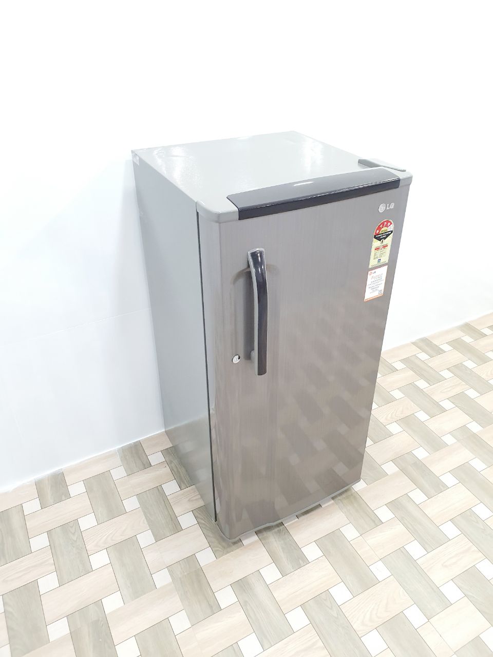 LG 190L Single Door Refrigerator – Silver (Refurbished)