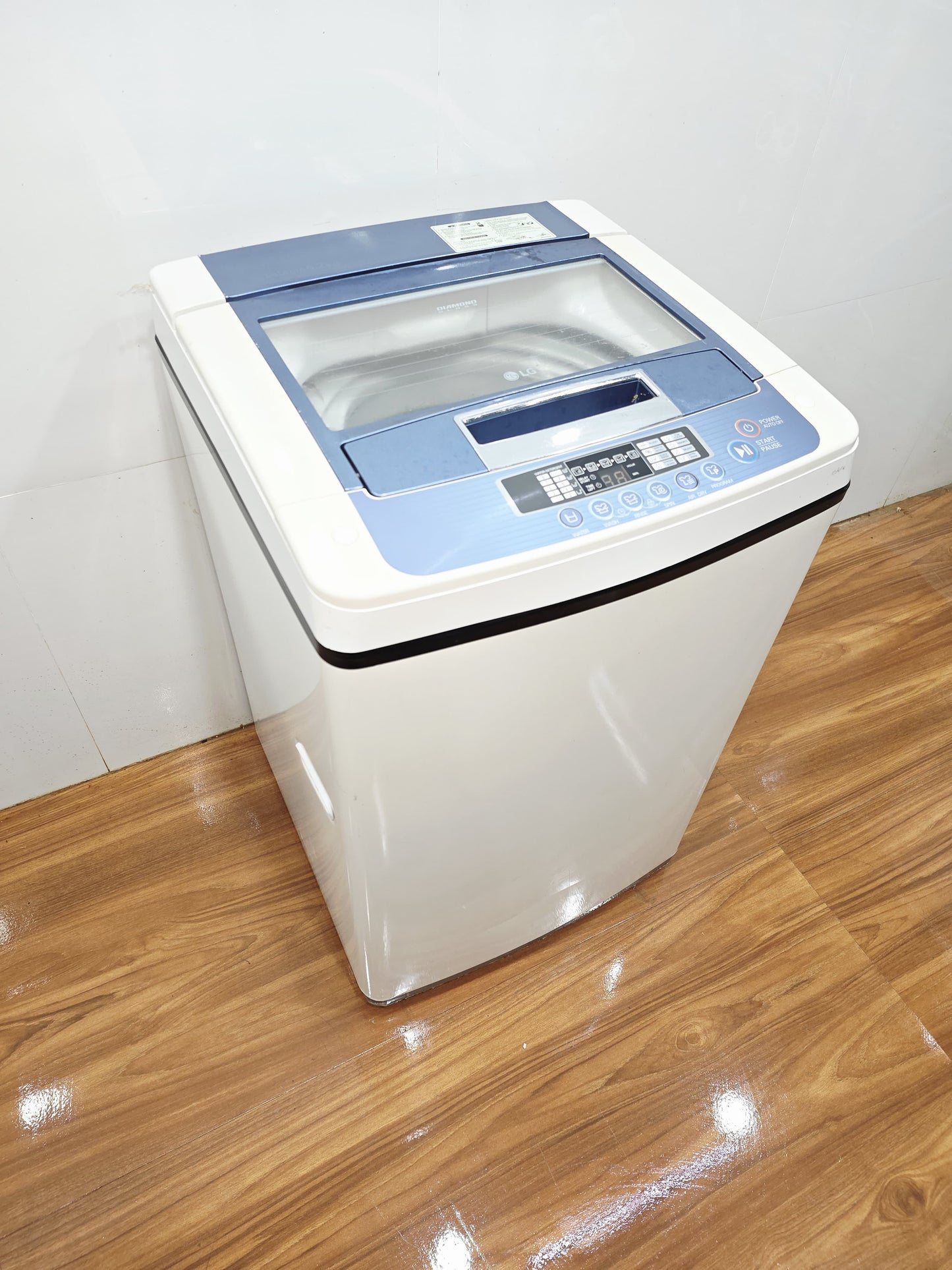 LG 6.2kg Top Load Washing Machine (Refurbished)